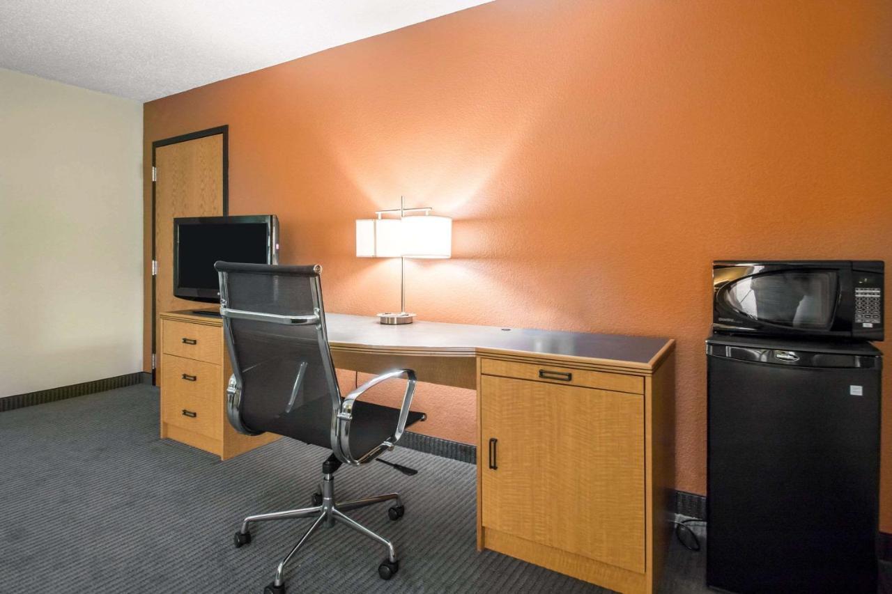 Comfort Inn & Suites Sheboygan I-43 Exteriér fotografie